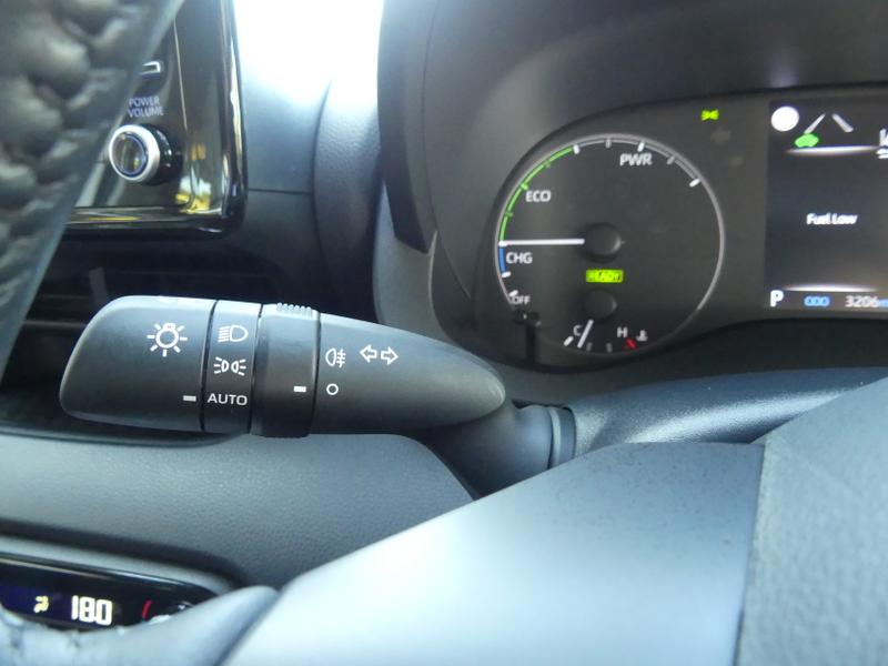 Toyota Yaris Photo 20b93f56-1273-4c06-833e-f55be3e8261a.jpg