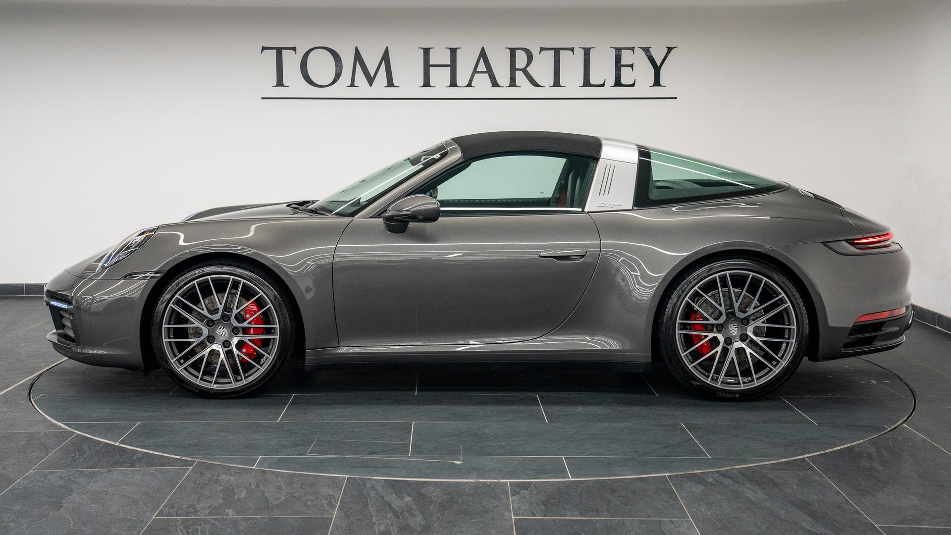 Porsche 911 Photo 20cad785-b677-4ccf-9c25-cf6d42714110.jpg