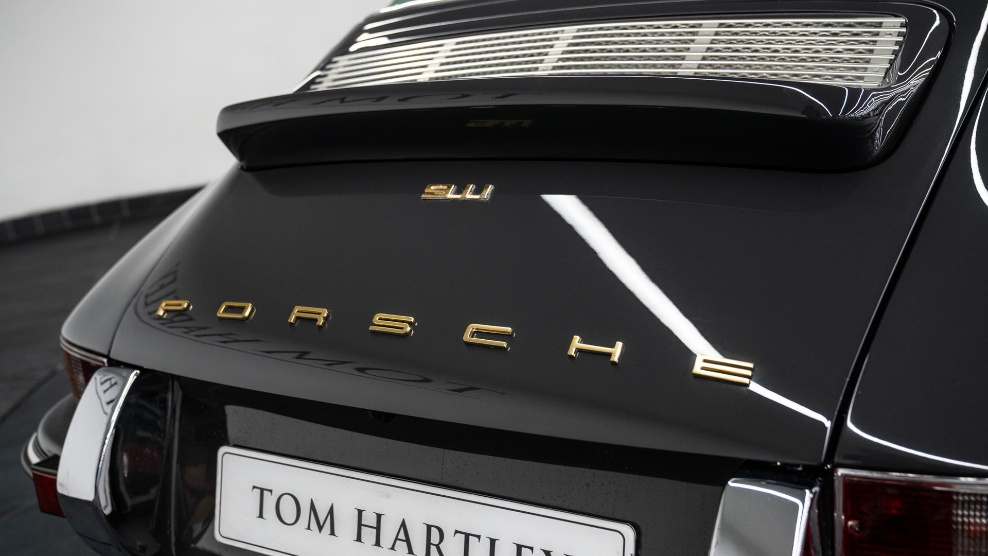 Porsche 911 Retro Works Photo 20ddf8a8-5ca6-47ab-8cab-b9263511d63a.jpg