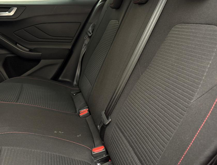 Ford Focus Photo 20de3c2e-58c9-4894-9301-c88387da9143.jpg