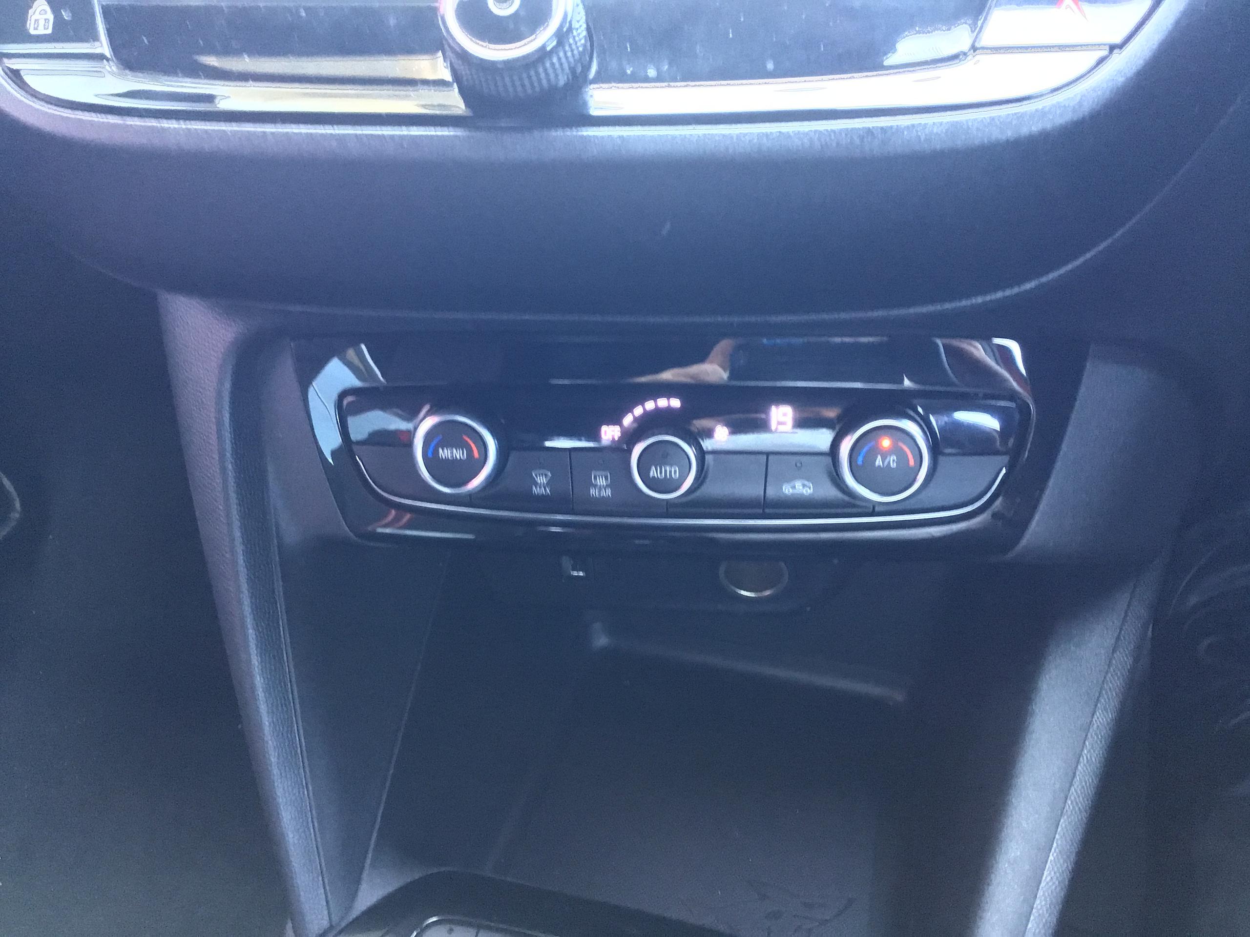 Vauxhall Corsa Photo 9