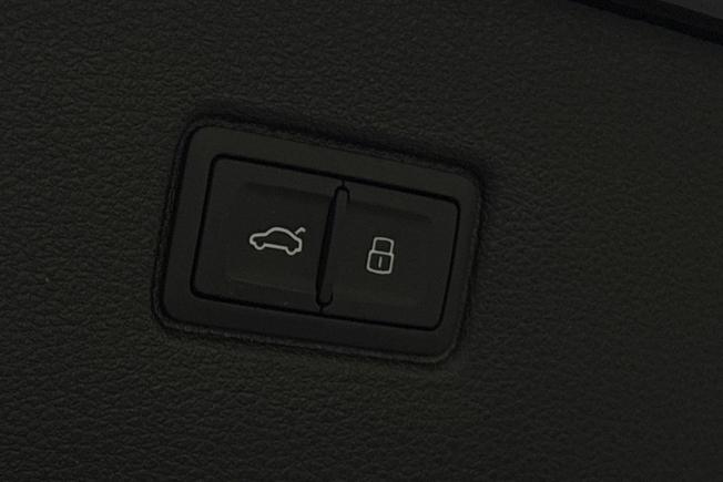 AUDI  Q7 Photo 32