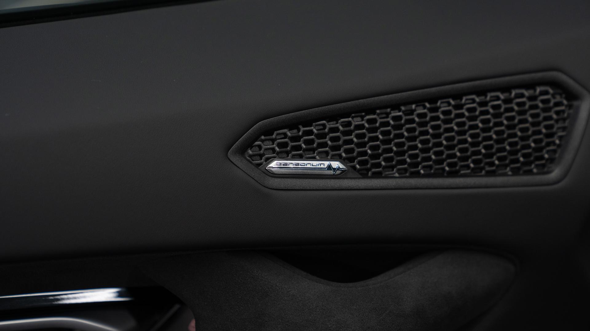 LAMBORGHINI Huracan Photo 20fe7516-4ec6-44fb-b2d2-402b056f61d6.jpg