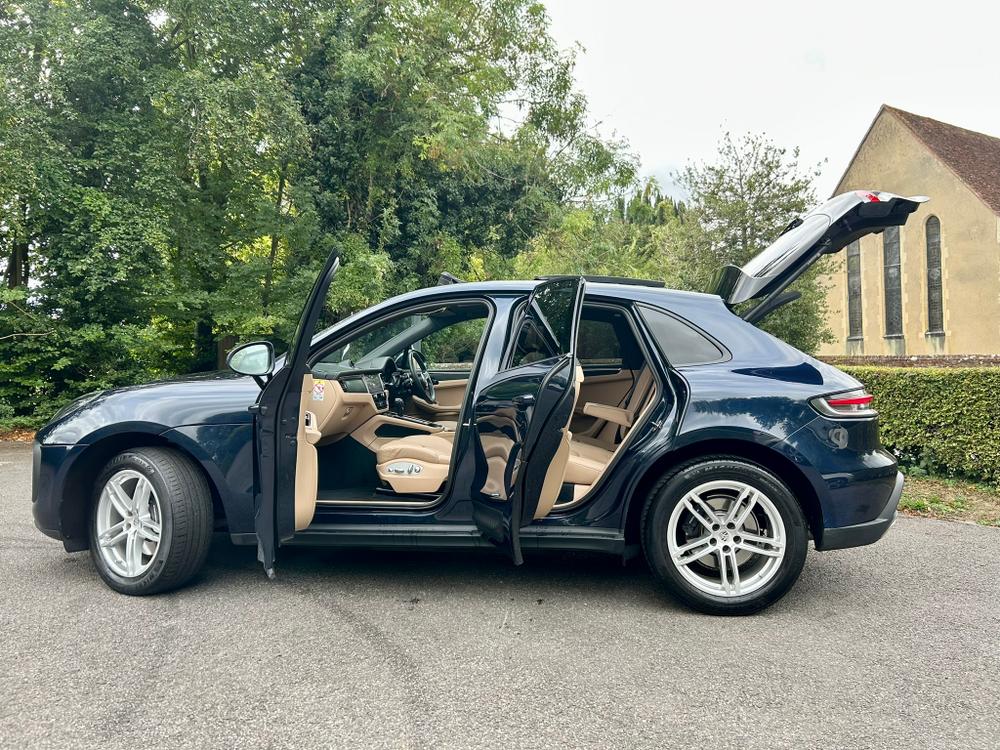 Used Porsche Macan YJ72ASM 13