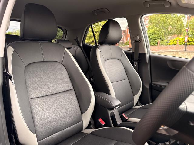 Kia Picanto Photo 211b0fe0-db12-471a-b128-93da69e71901.jpg