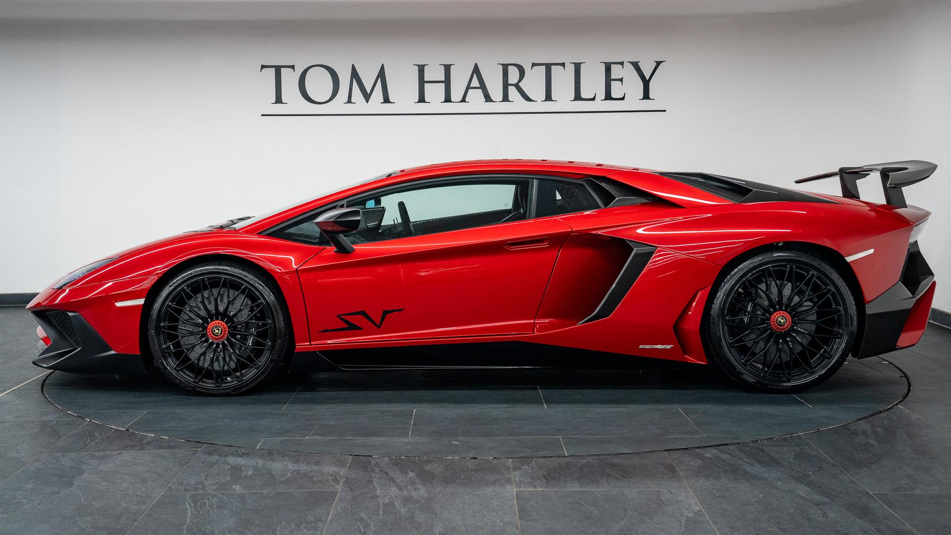 LAMBORGHINI Aventador Photo 211b3b65-7be2-4d4d-975b-0317f683b752.jpg