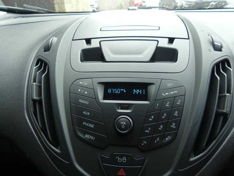 Ford Tourneo Courier Photo 2120a610-be7b-4314-8aa9-85139876c4f0.jpg
