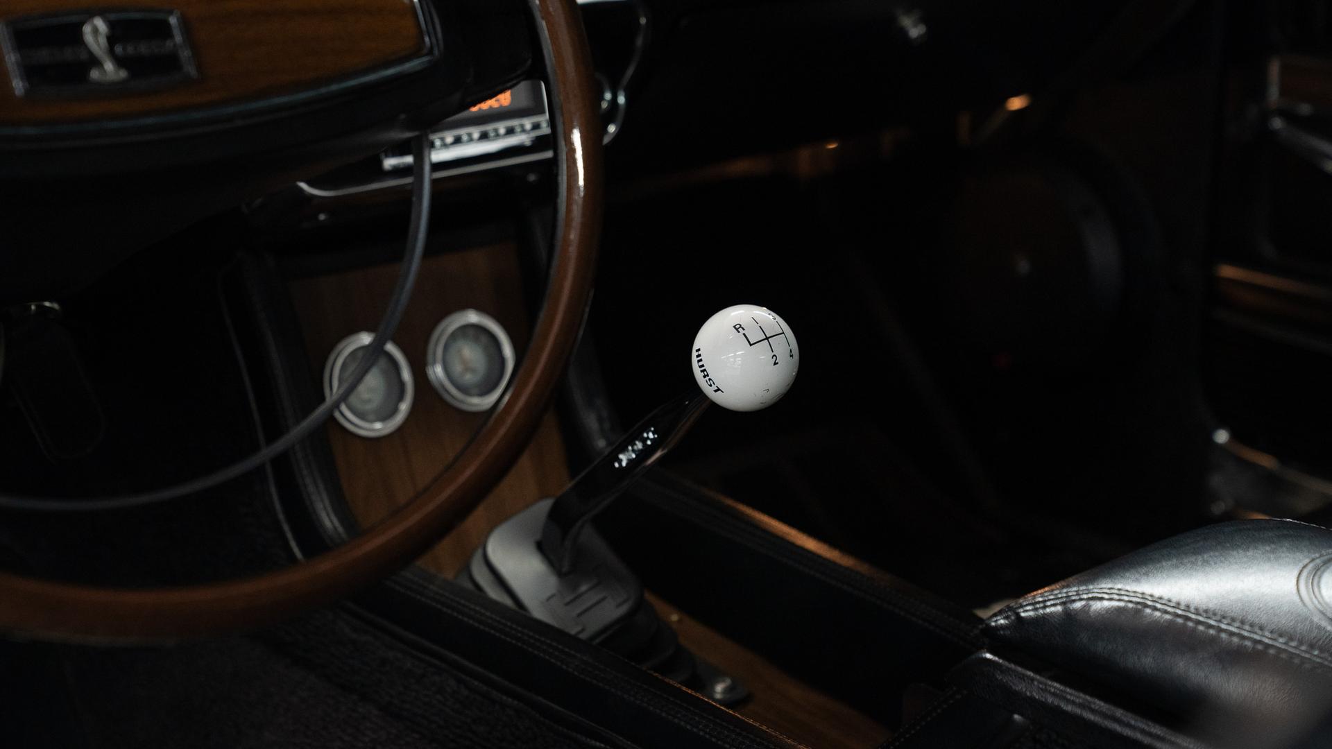 Ford Mustang Photo 2124461d-a6cf-4616-9d87-ea97a5696c3e.jpg