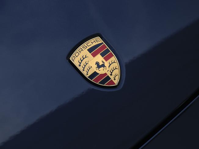 PORSCHE 911 Photo 13