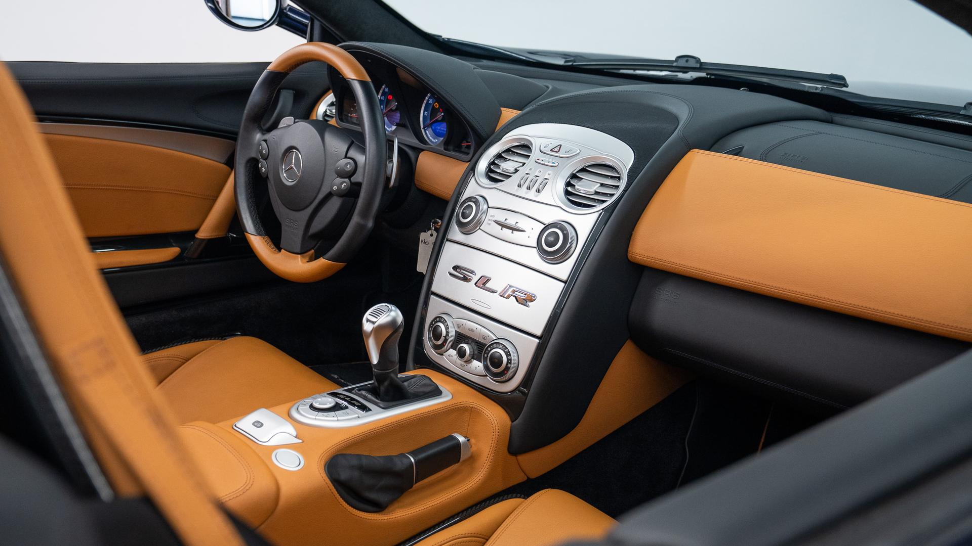 Mercedes-Benz SLR McLaren Photo 2129dcee-ecad-4cc7-9eea-061f363bc26f.jpg