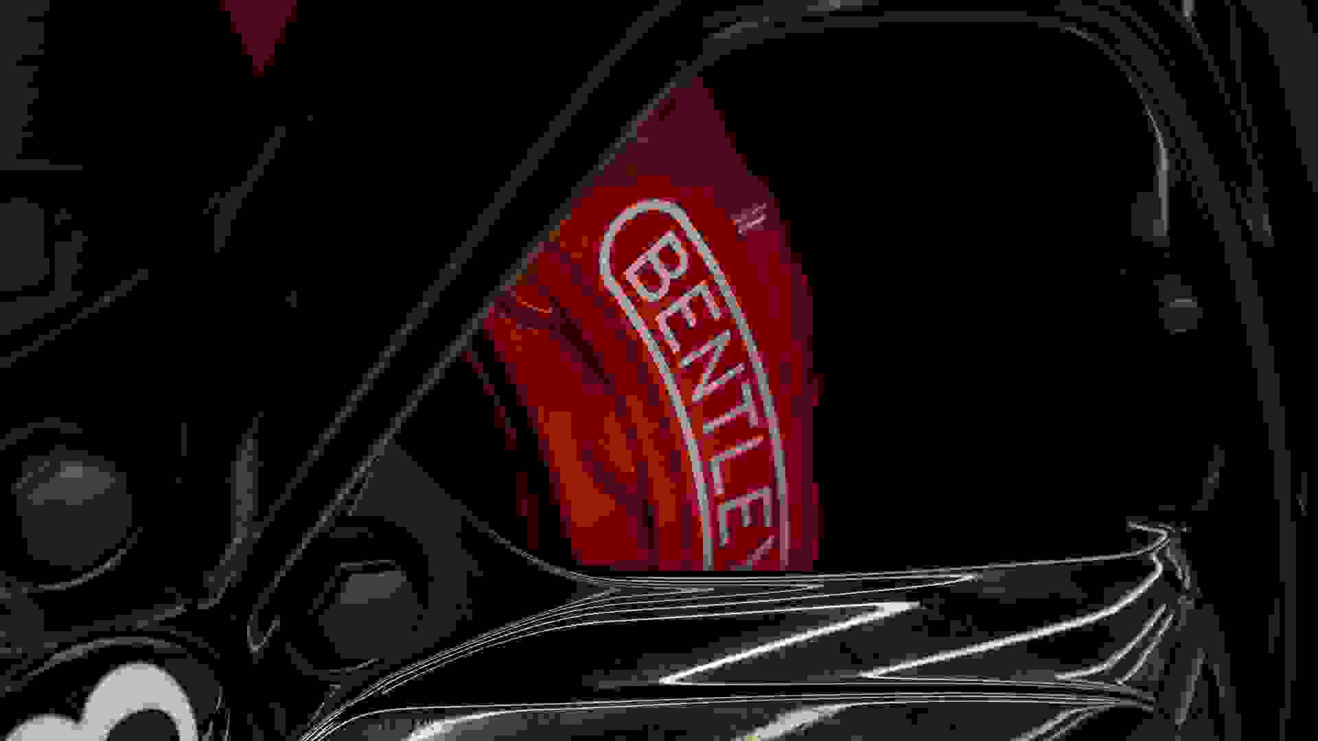 Bentley Bentayga Photo 21306176-e671-484f-b059-8cbacc0f1386.jpg