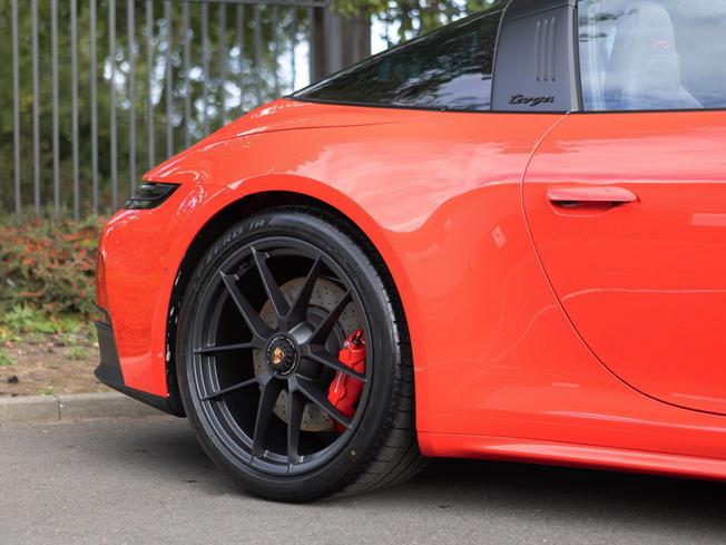 PORSCHE 911 Photo 32