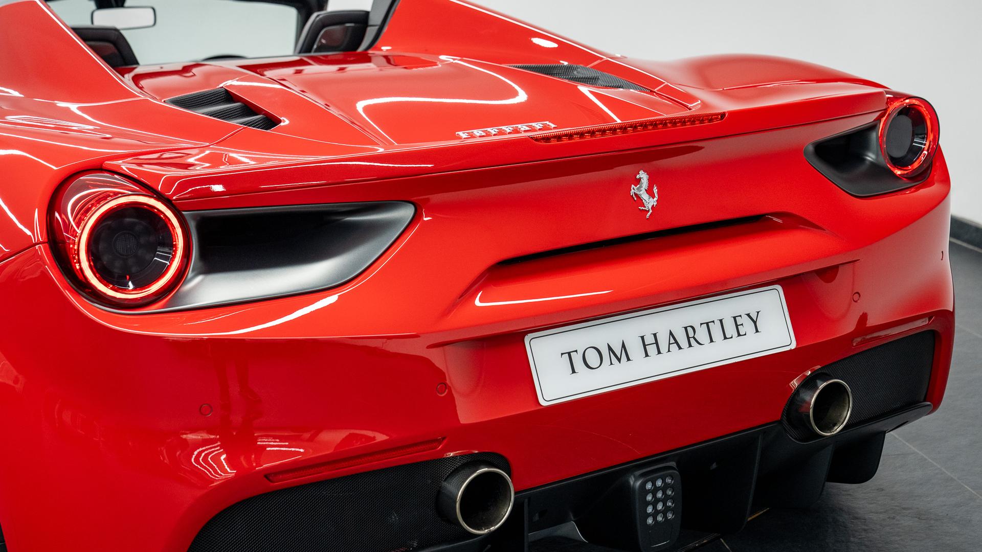 Ferrari 488 Photo 215dd5f2-5d78-420c-9454-686d88c07493.jpg