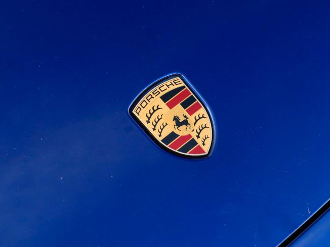 PORSCHE Taycan Photo 10
