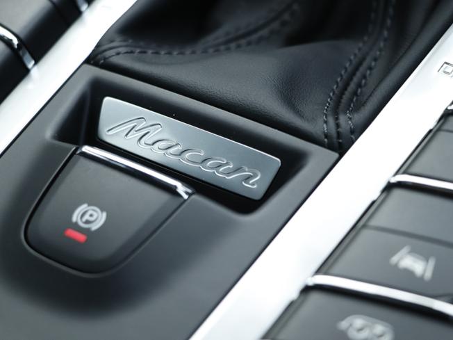 PORSCHE Macan Photo 30