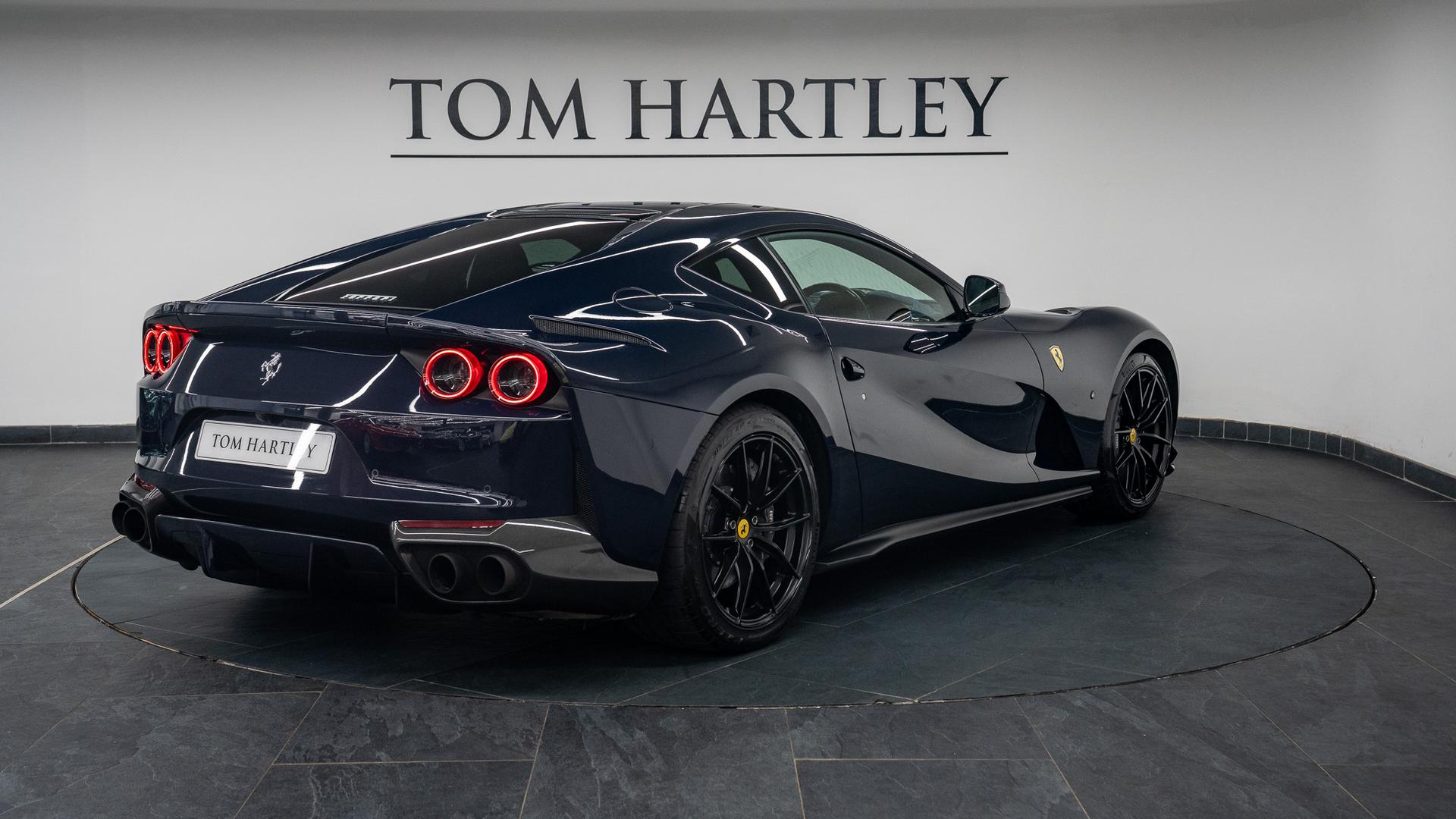 Ferrari 812 Photo 2167e956-e5a2-4c3d-8844-a9ca6ed98532.jpg