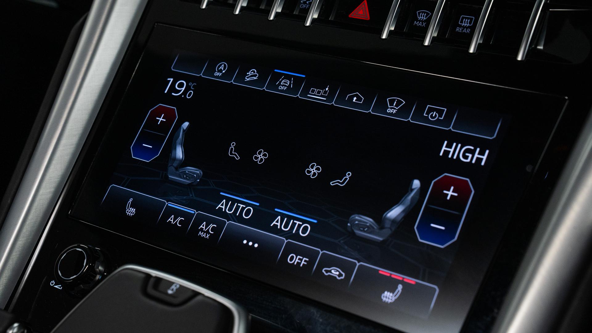 LAMBORGHINI Urus Photo 217b69ea-6da5-476a-94af-b3f3451cbbe9.jpg