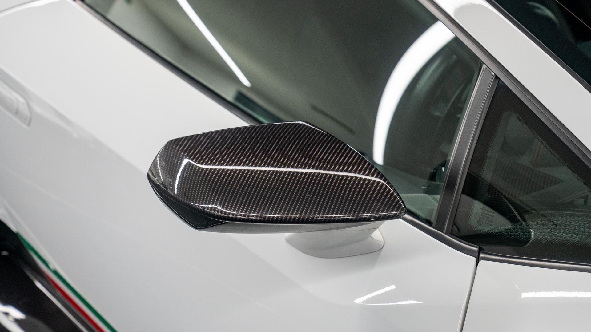 LAMBORGHINI Huracan Photo 21912345-c763-464b-ab28-ab02cc6d8ad5.jpg