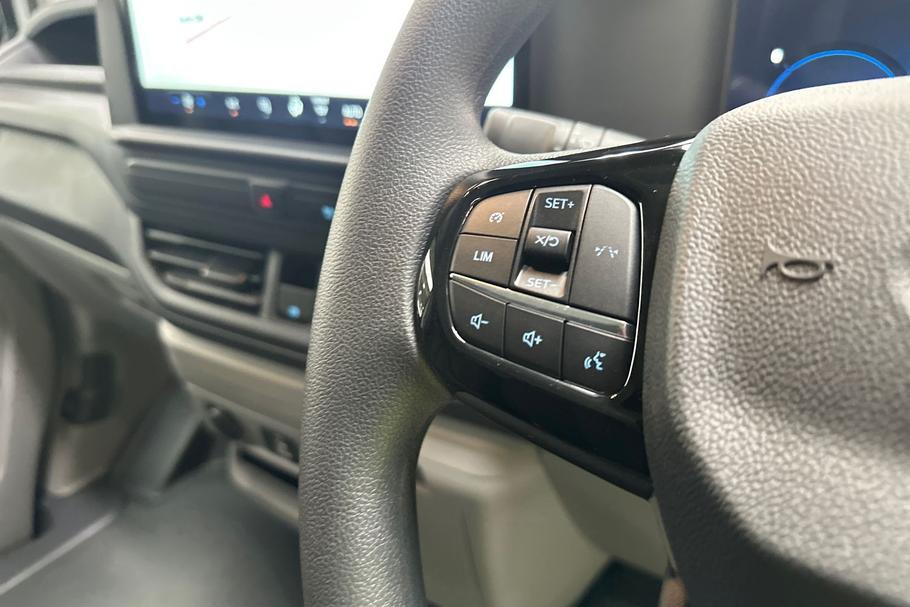 Used Ford TRANSIT CUSTOM CUSTTRENDPHEV01 18