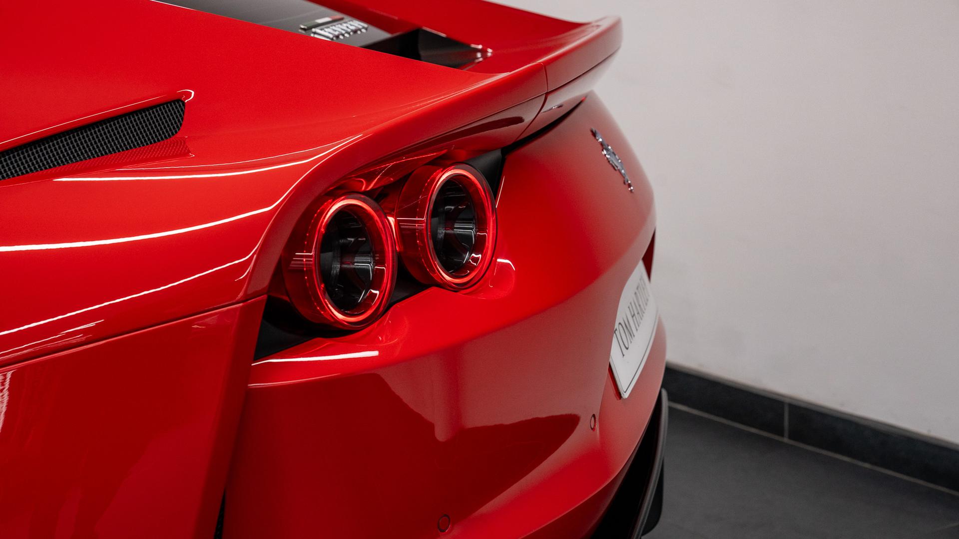 Ferrari 812 Superfast Photo 21a1c7e7-28c0-4daa-a480-3616c9f8c9c3.jpg