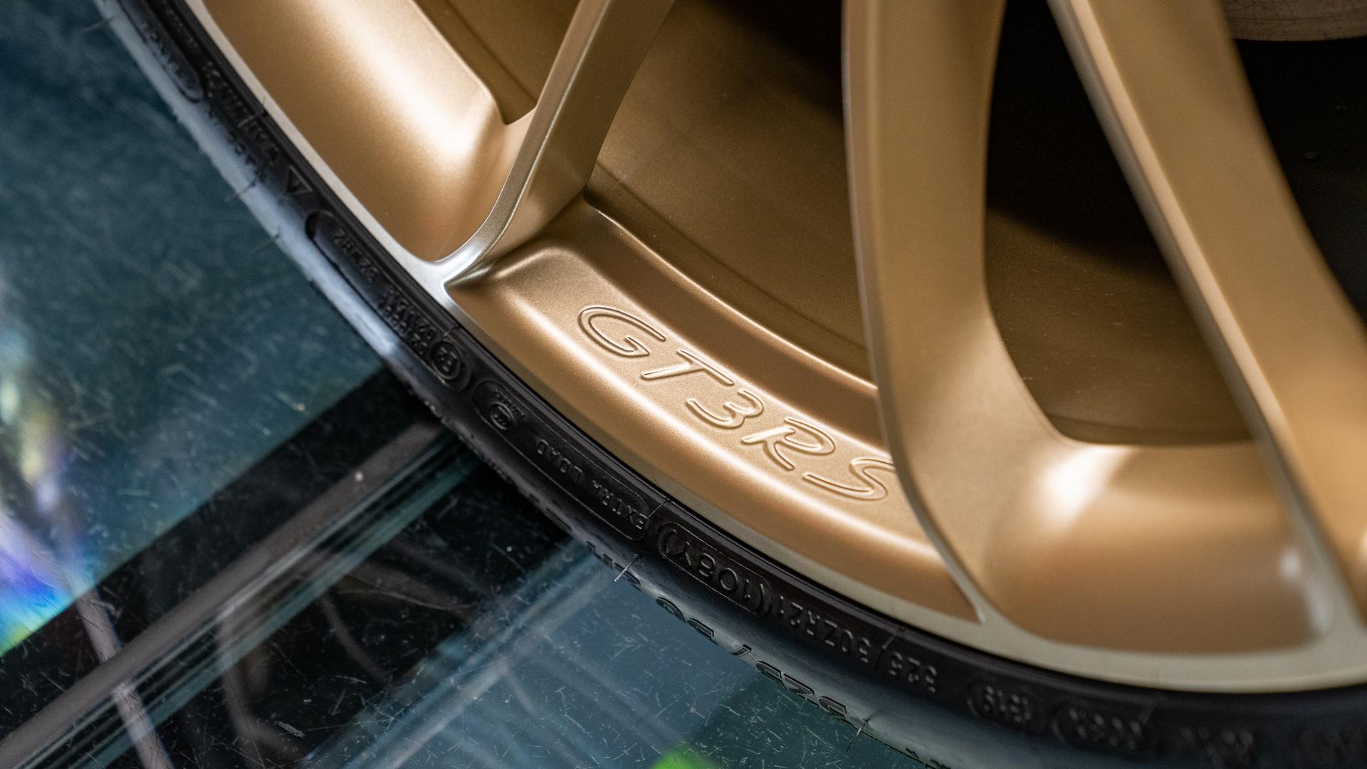 Porsche 911 Photo 21a587e9-2f07-4eda-8dfa-ea222d6574ae.jpg