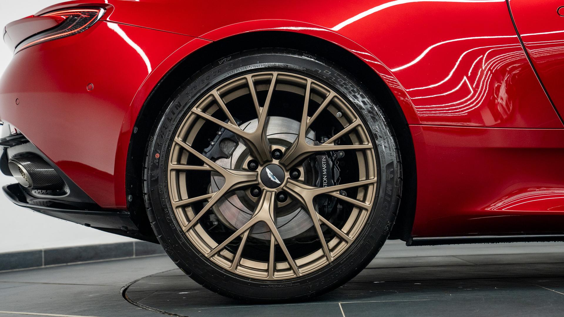 Aston Martin DB12 Photo 21a641ff-dade-4337-a615-52d38bec4f44.jpg