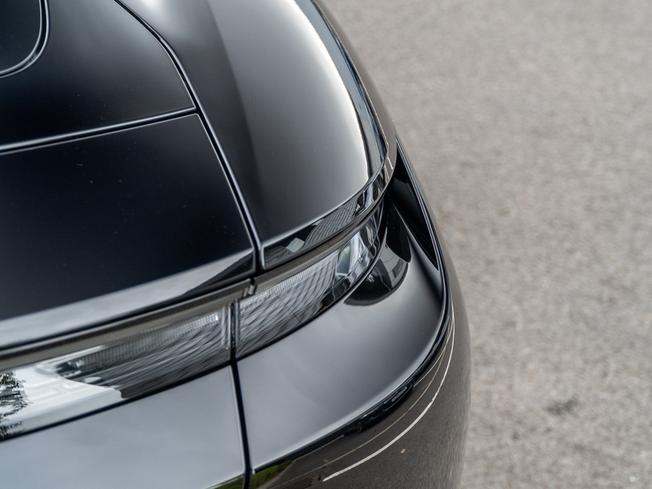 Porsche Taycan Photo 35