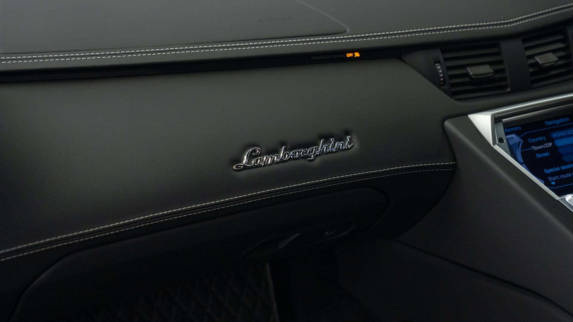 LAMBORGHINI Aventador Photo 21f38bc5-b93b-464a-9f59-c5bd8a224b68.jpg