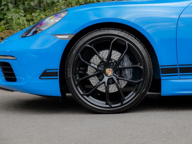 PORSCHE 718 Cayman Photo 4