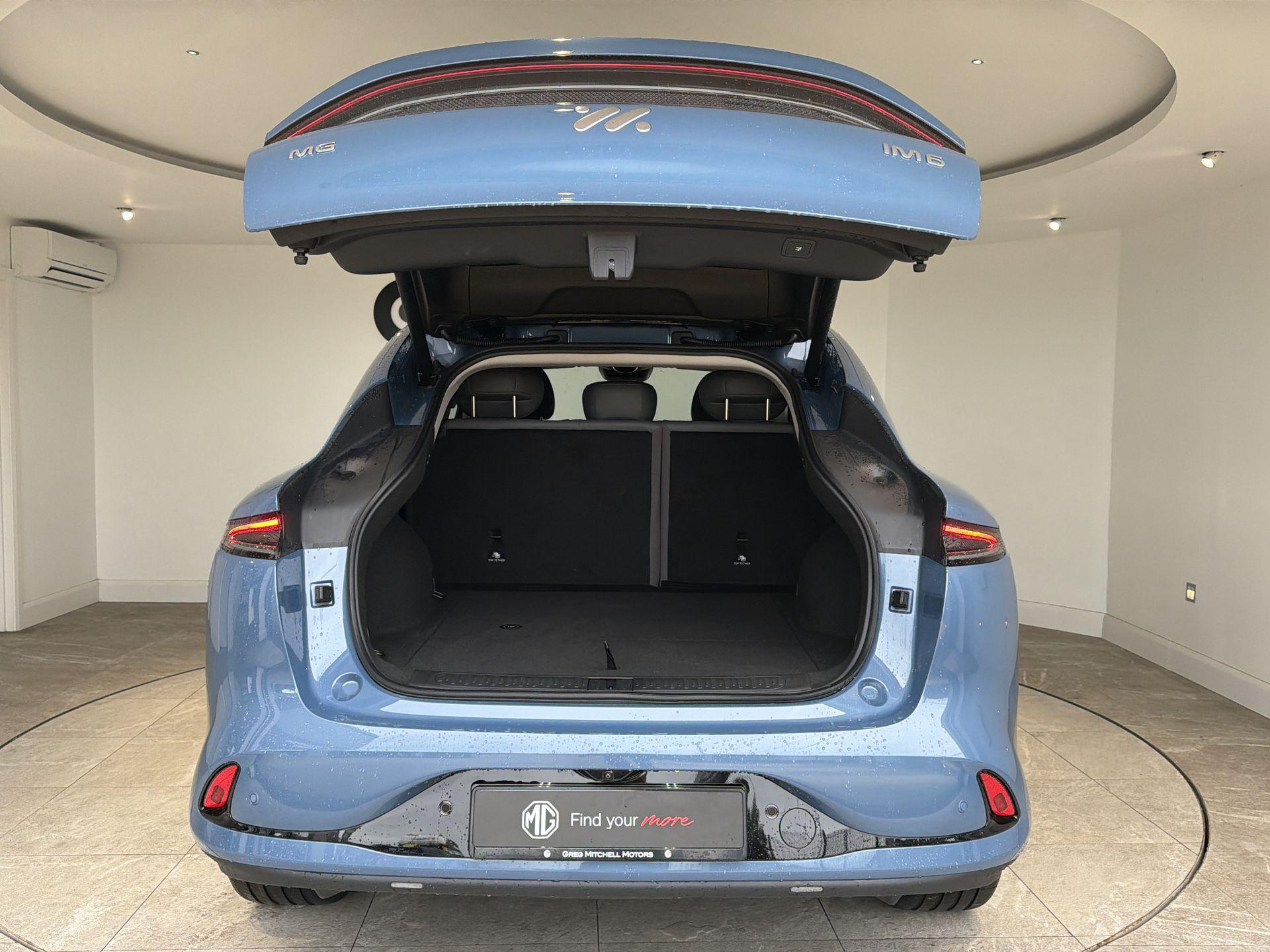 2026 MG Im6 Launch Edition 100kWh - vehicle photo 8 for sale on PureCar