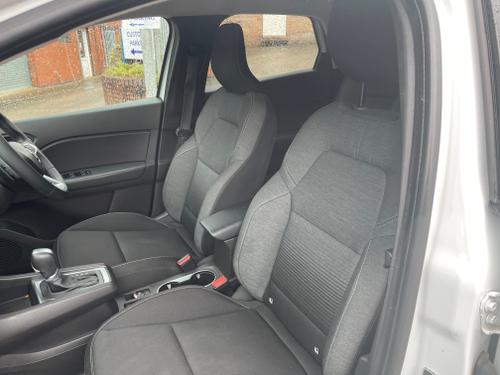Renault Captur Photo 221f8515-a460-4e3b-aa89-2b5455301558.jpeg