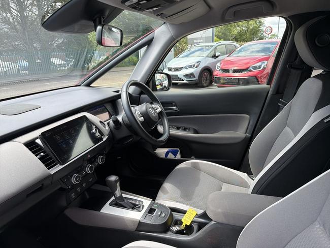 Honda Jazz Photo 22230fa5-4f2d-4d82-92ce-f16519b1f259.jpg