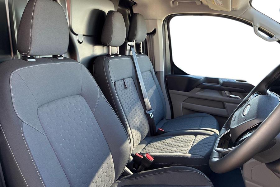 Ford TRANSIT CUSTOM Photo 222a869f-908f-42e0-ba12-83326fea8b95.jpg