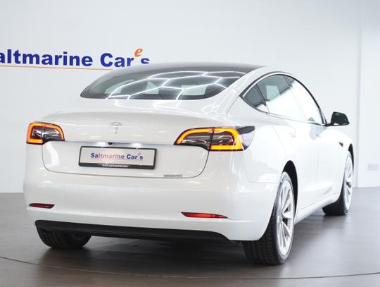 TESLA Model 3 Photo 223418be-852f-4b6b-ad71-0614c45612b3.jpg