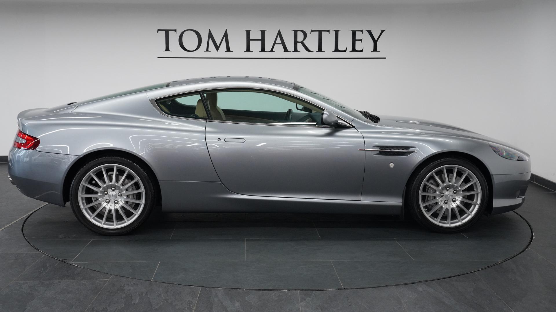 Aston Martin DB9 Photo 2246d2de-3931-4812-973b-24ca0a3b6ad0.jpg