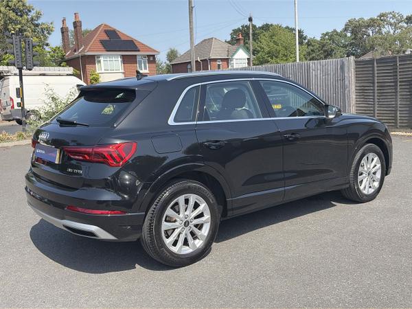 Audi Q3 Photo 5