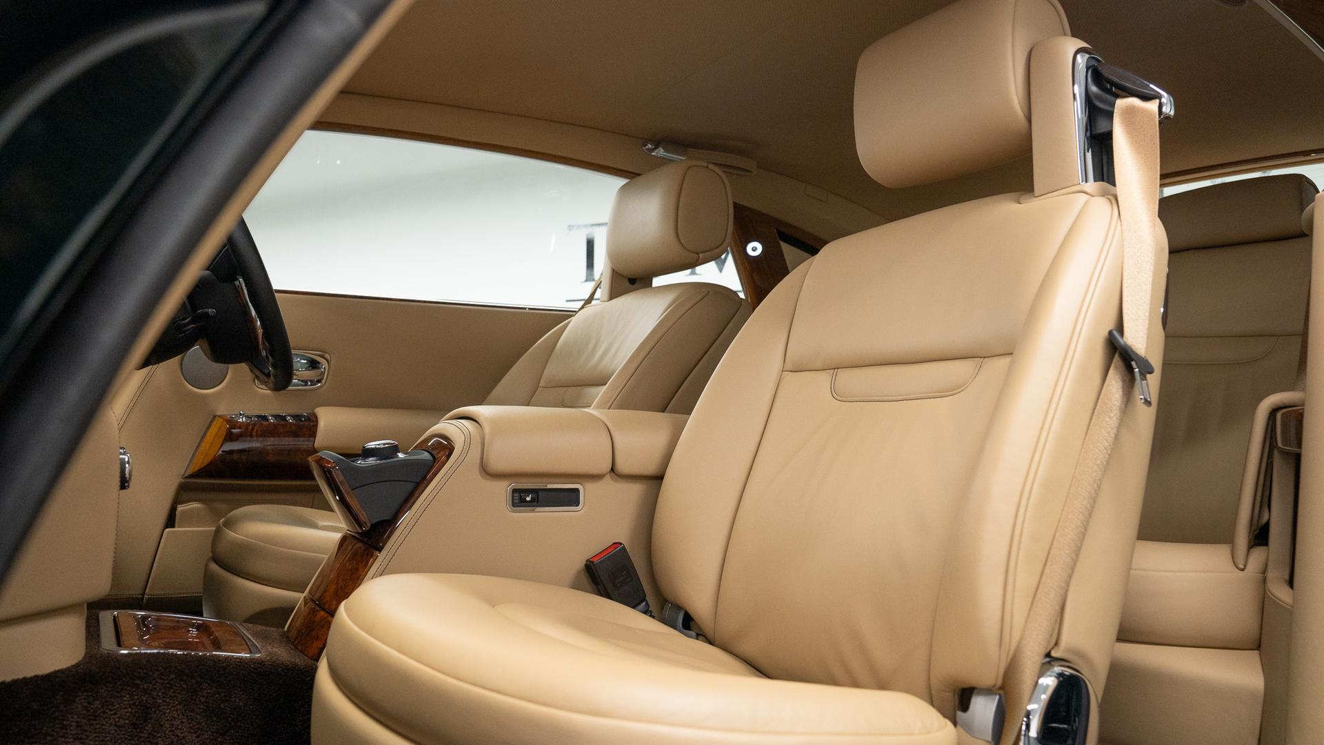 Rolls-Royce Phantom Photo 22871bb7-591c-49a1-add5-7f98a29779f6.jpg