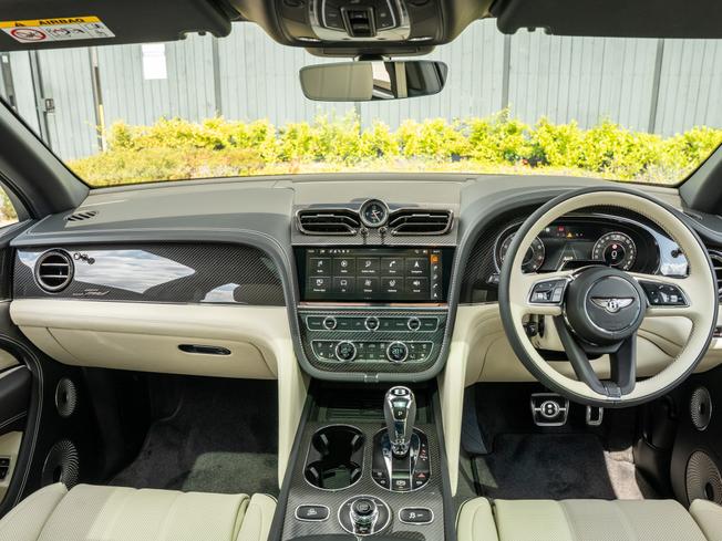 BENTLEY Bentayga Photo 6