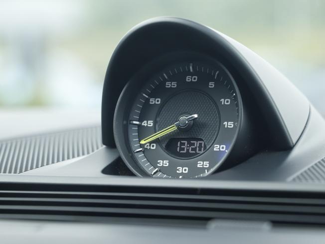 PORSCHE Panamera Photo 50