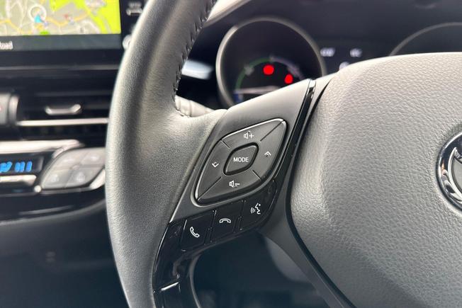 TOYOTA C-Hr Photo 16
