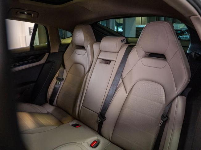 PORSCHE Panamera Photo 21