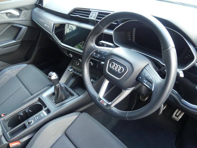 Audi Q3 Photo 22947084-8abe-42f4-8310-19bda7b05d8b.jpg