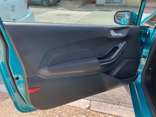 Ford Fiesta Photo 38