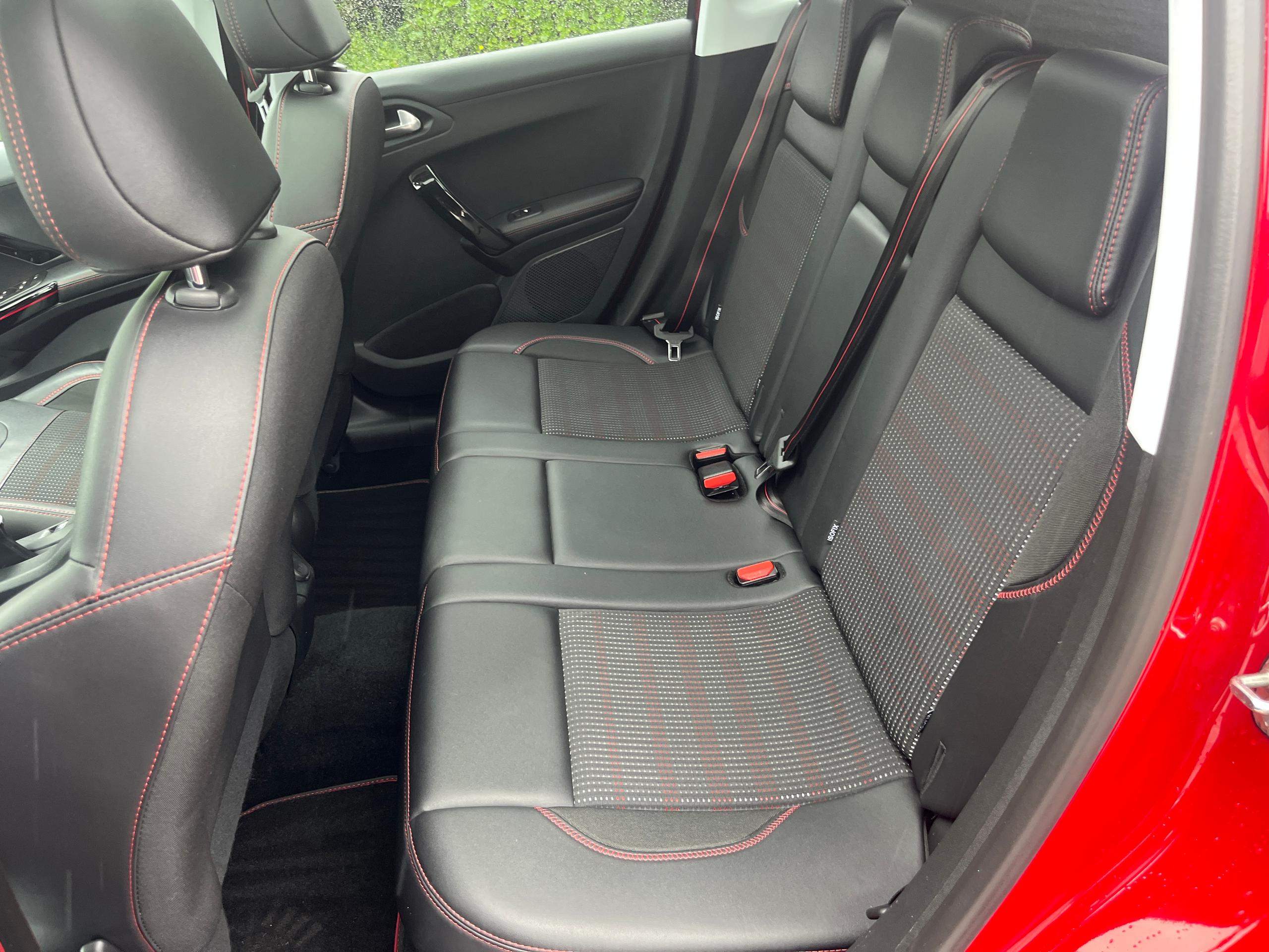 Peugeot 2008 Photo 14