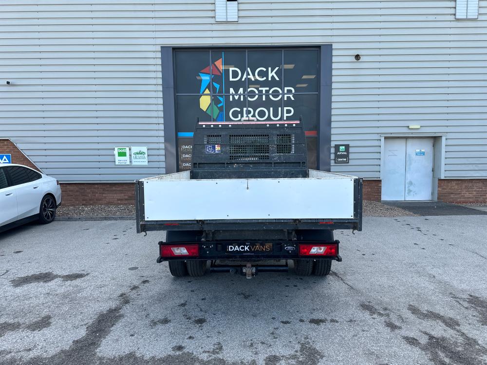 Ford Transit Photo 22b4935e-2d21-49b6-9f35-1b741ab632cb.jpg
