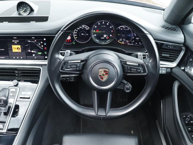 PORSCHE Panamera Photo 33