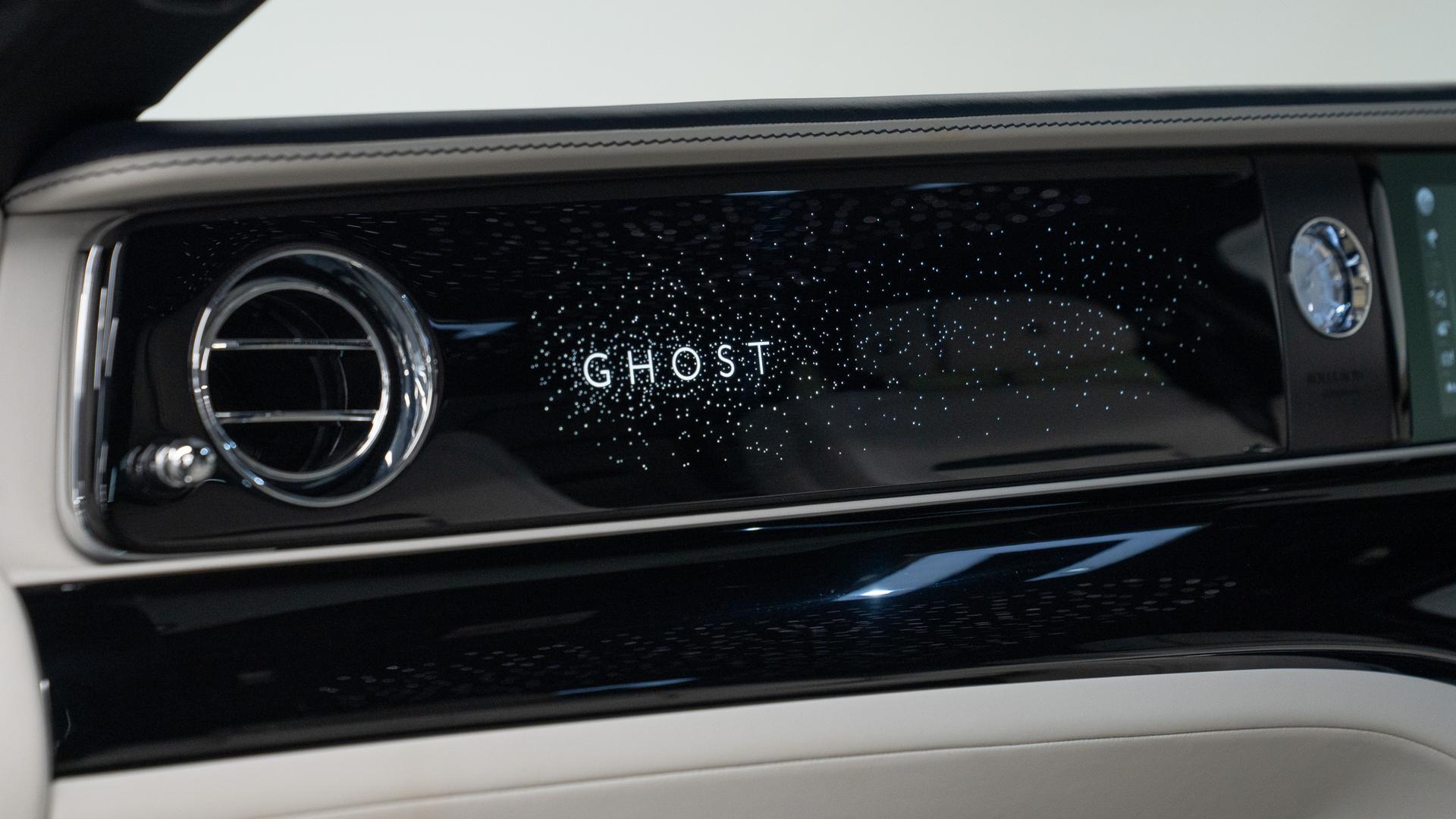 Rolls-Royce Ghost Photo 22e57cab-6be4-48f1-8860-7e116aa1d5f9.jpg