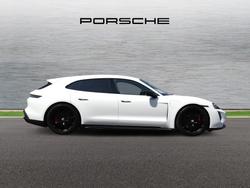 PORSCHE Taycan Photo 3