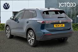 VOLKSWAGEN  Tiguan  Photo 3