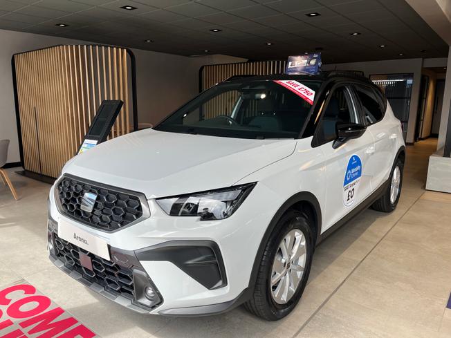 SEAT Arona Photo 2